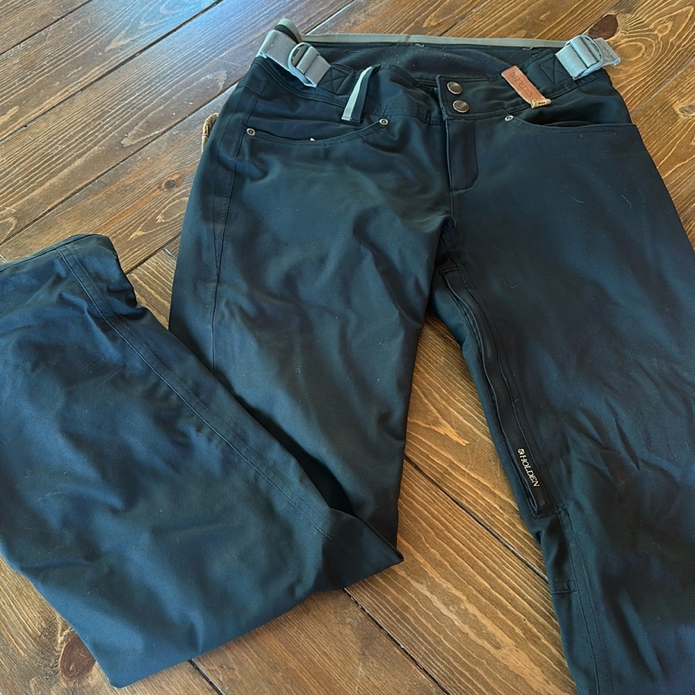 Women’s black Holden size small ski/snowboard pants